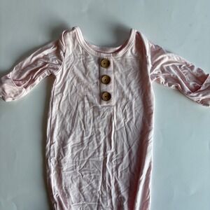 Caden Lane Knotted Baby Gown Pink Bamboo Viscose 7-14lbs Newborn Sleeper Gown